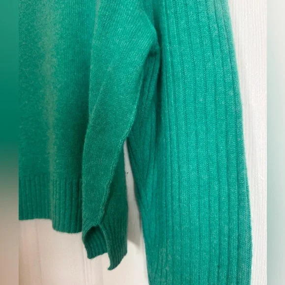 Free People Aubrey Green Cashmere Turtleneck Cropped Sweater - large - Picture 5 of 8